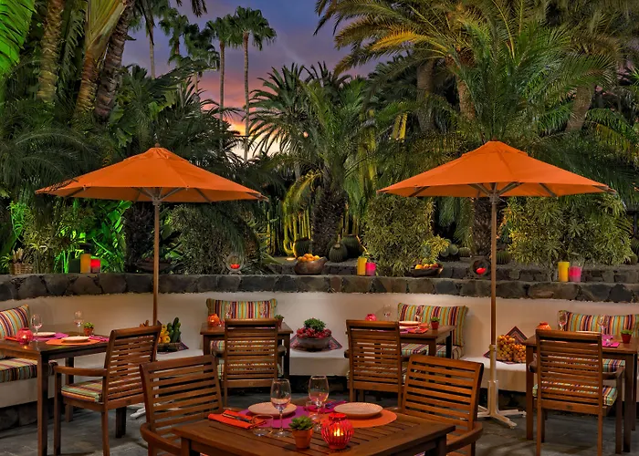 Отель Seaside Palm 5*