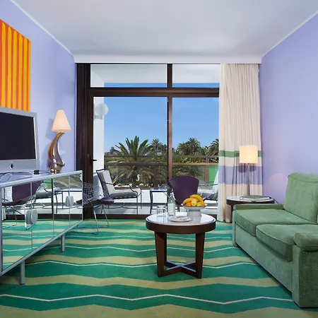 Seaside Palm Hotel