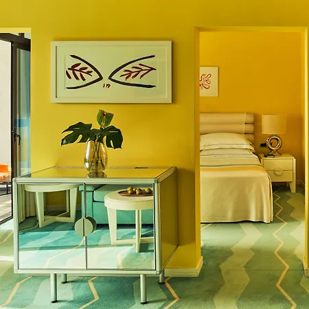 Seaside Palm Hotel