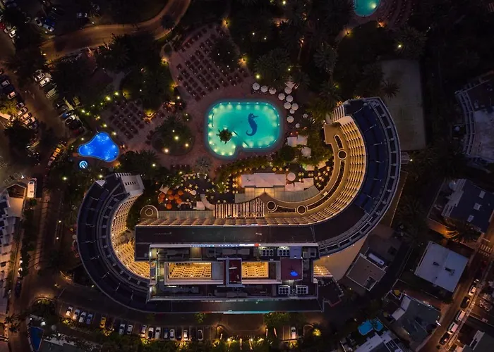 Отель Seaside Palm 5*