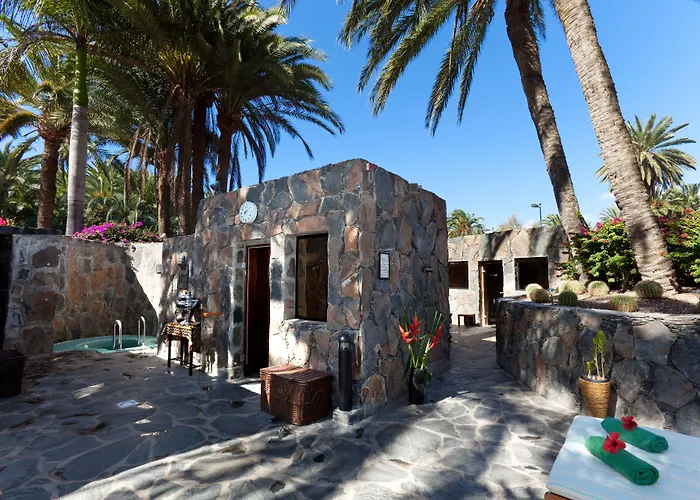 Отель Seaside Palm 5*