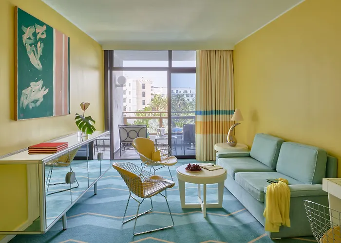 Отель Seaside Palm 5*